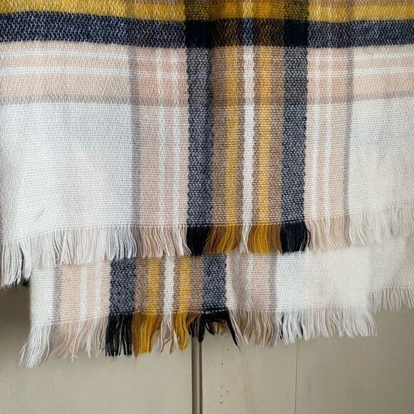 Soft Grey Gray & Yellow Plaid Blanket Scarf - Picture 4 of 4